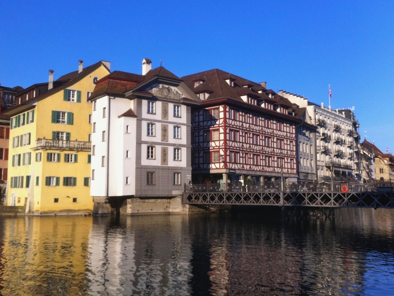 Luzern Reussbrücke Kramgasse Schild Modehaus